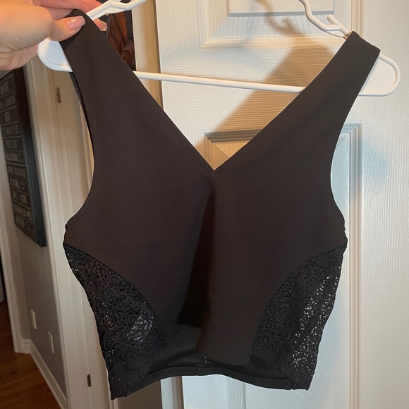 Dynamite crop top with lace center - Black - Picture 2 of 2